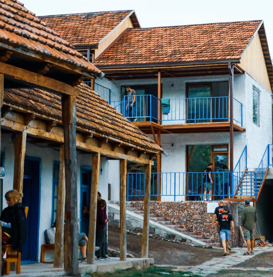 Hotel Arevi Gosh Exteriör bild